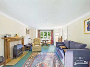 Sitting Room- click for photo gallery